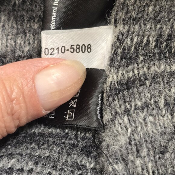 Slim Factor by Investments Womens Top Size 1X Plus Mini Scroll V-Neck Black Whit - Picture 11 of 12